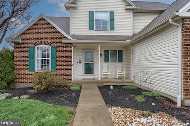 739 E Spruce St, Palmyra, PA 17078 - photo 5