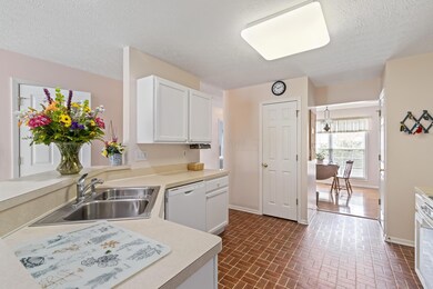 306 Lazelle Place Lane-Kitchen 1