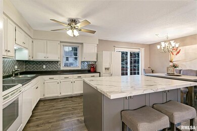 2502 W 60th Place, Davenport, IA 52806 - photo 3