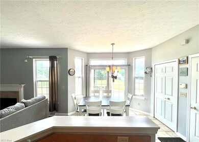 27002 Glenside Ln, Olmsted Falls, OH 44138 - photo 3