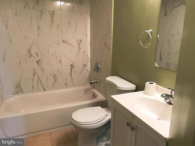 13335 Burkitts Rd, Fairfax, VA 22033 - photo 5