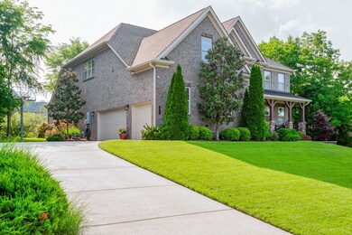 3 car garage with a tall ceiling.