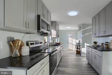 562 Georgetown Rd, Ronks, PA 17572 - photo 7