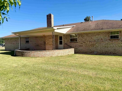 100 W 3rd St, Watonga, OK 73772 - photo 2
