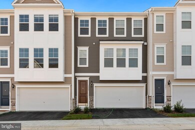 18289 Summit Pointe Dr, Triangle, VA 22172 - photo 3