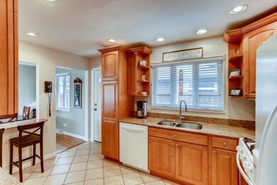 565 E Park Ave, Elmhurst, IL 60126 - photo 5