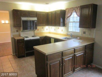 3421 Forsythia Ln, Burtonsville, MD 20866 - photo 6