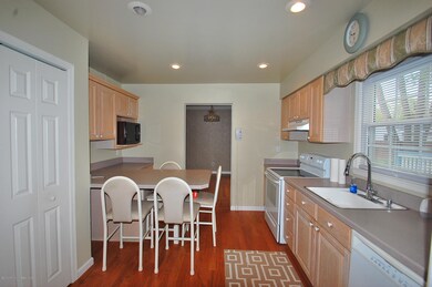 33 Dakota Ave, North Middletown, NJ 07748 - photo 3