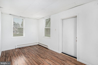 8 Ryan St, Pottstown, PA 19464 - photo 4