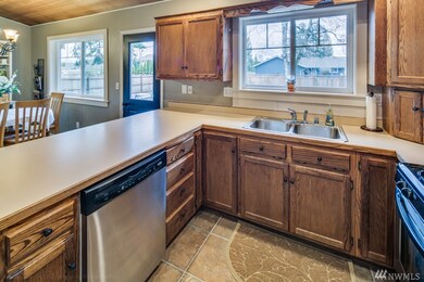 609 Cascade Ct, Lynden, WA 98264 - photo 7