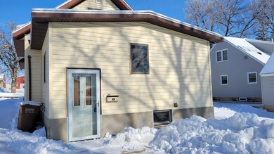 112 Main St E, Clarks Grove, MN 56016 - photo 3