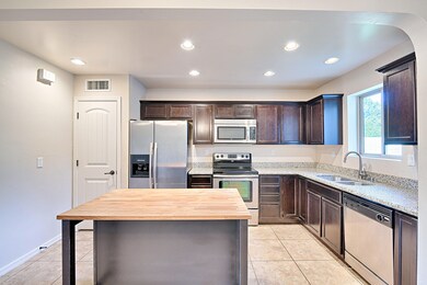 6819 N 10t-007-6-Kitchen-MLS_Size