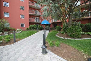 Sagamore Place Condominiums unit 206, Quincy, MA 02171 - photo 2