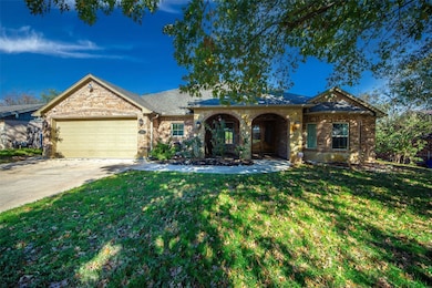 1313 Mildred Ln, Benbrook, TX 76126 - photo 2
