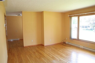 286 Gilman Ave, Saint Johnsbury, VT 05819 - photo 5