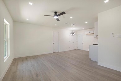 929 Highland Dr, Grand Prairie, TX 75051 - photo 4