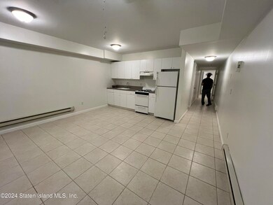 32 Trina Ln, Staten Island, NY 10309 - photo 3