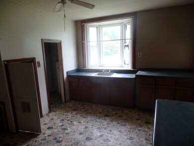 39 F St SW, Linton, IN 47441 - photo 4