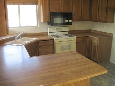 1020 Camelot Ct, Redding, CA 96003 - photo 2