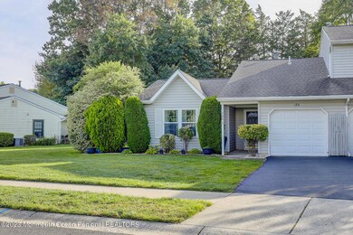 154 Harbor Cir, Freehold, NJ 07728 - photo 2