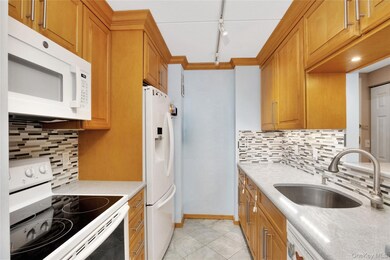 Sandcastles unit 3M, Long Beach, NY 11561 - photo 6