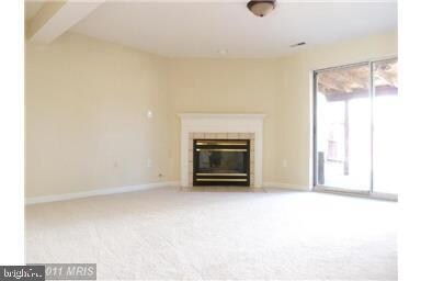 3112 Sutherland Hill Ct, Fairfax, VA 22031 - photo 6