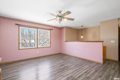 7509 Pacific St, Davenport, IA 52806 - photo 6