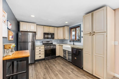 104 Riley Rd, New Windsor, NY 12553 - photo 7