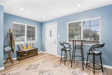 2422 Carey Ave, Davenport, IA 52803 - photo 2