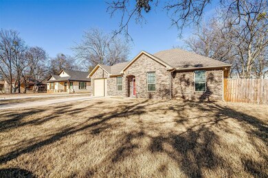 204 Gatrix Ave, Cleburne, TX 76033 - photo 3
