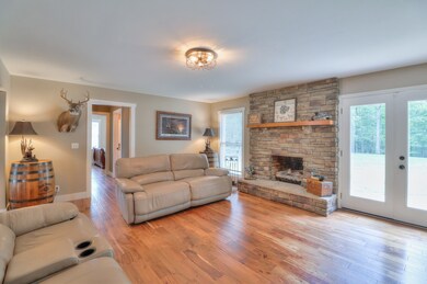 331 Hilltop Dr, Shelbyville, TN 37160 - photo 5