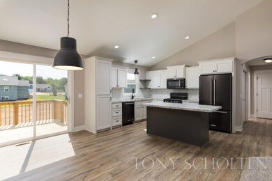 7576 48th Ave-10