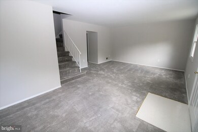 12144 Dove Cir, Laurel, MD 20708 - photo 4