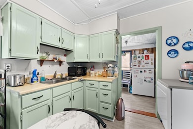 1016 SE 2nd Ave, Aledo, IL 61231 - photo 7