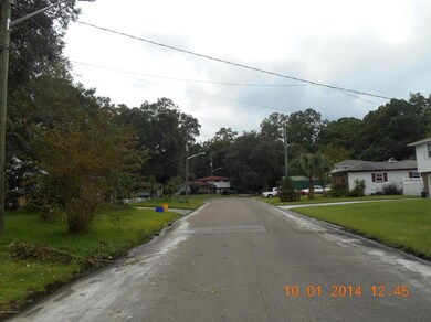 5005 E Romilly Dr, Jacksonville, FL 32210 - photo 2