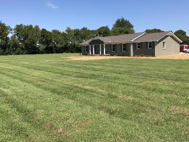 243 Falcon Rd, Lewisburg, TN 37091 - photo 2