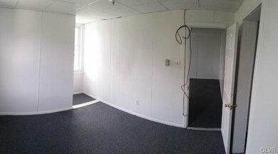 383 Old Route 940 unit 401, Pocono Pines, PA 18350 - photo 3