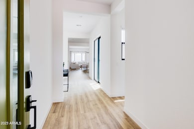 813-e-monte-way-003