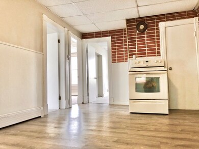 96 Nonotuck Ave unit 1R, Chicopee, MA 01013 - photo 3