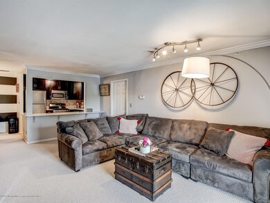 406 Wedgewood Cir, Belford, NJ 07718 - photo 6