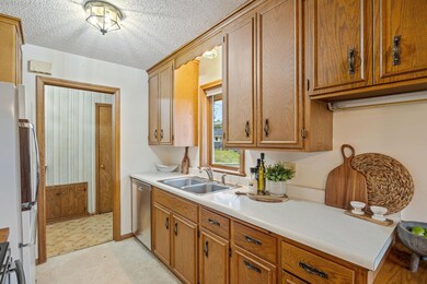 5133 Holiday Rd, Minnetonka, MN 55345 - photo 7