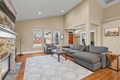 1203 SW Mcclellan Ln, Bend, OR 97702 - photo 3