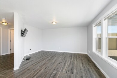 Extra living room/dining room area