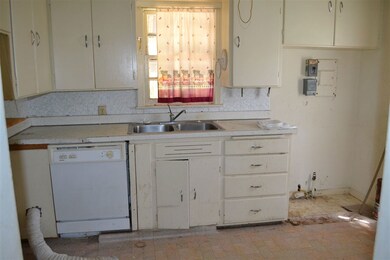 108 SW 27th St, Topeka, KS 66611 - photo 4