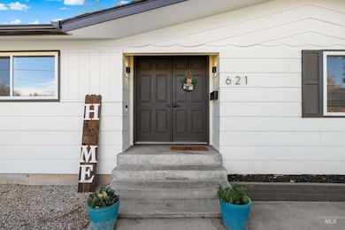 621 W Broadway Ave, Meridian, ID 83642 - photo 2