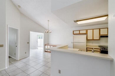Kitchen & Dining Area