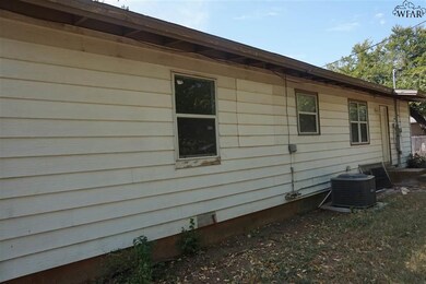 1402 Pratt Ct, Wichita Falls, TX 76302 - photo 3