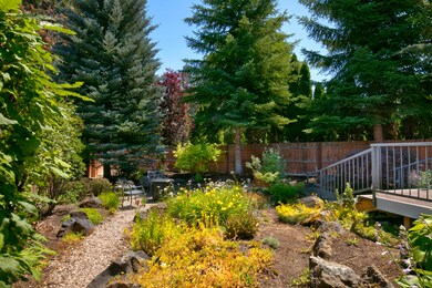 276 SE Soft Tail Dr, Bend, OR 97702 - photo 2