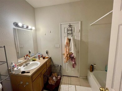 100 Collett Ct unit 100-102, Weatherford, TX 76088 - photo 3