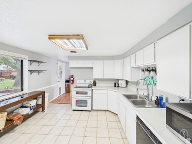 1534 N 300 W, Clearfield, UT 84015 - photo 6